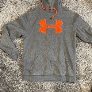 Men’s gray hoodie